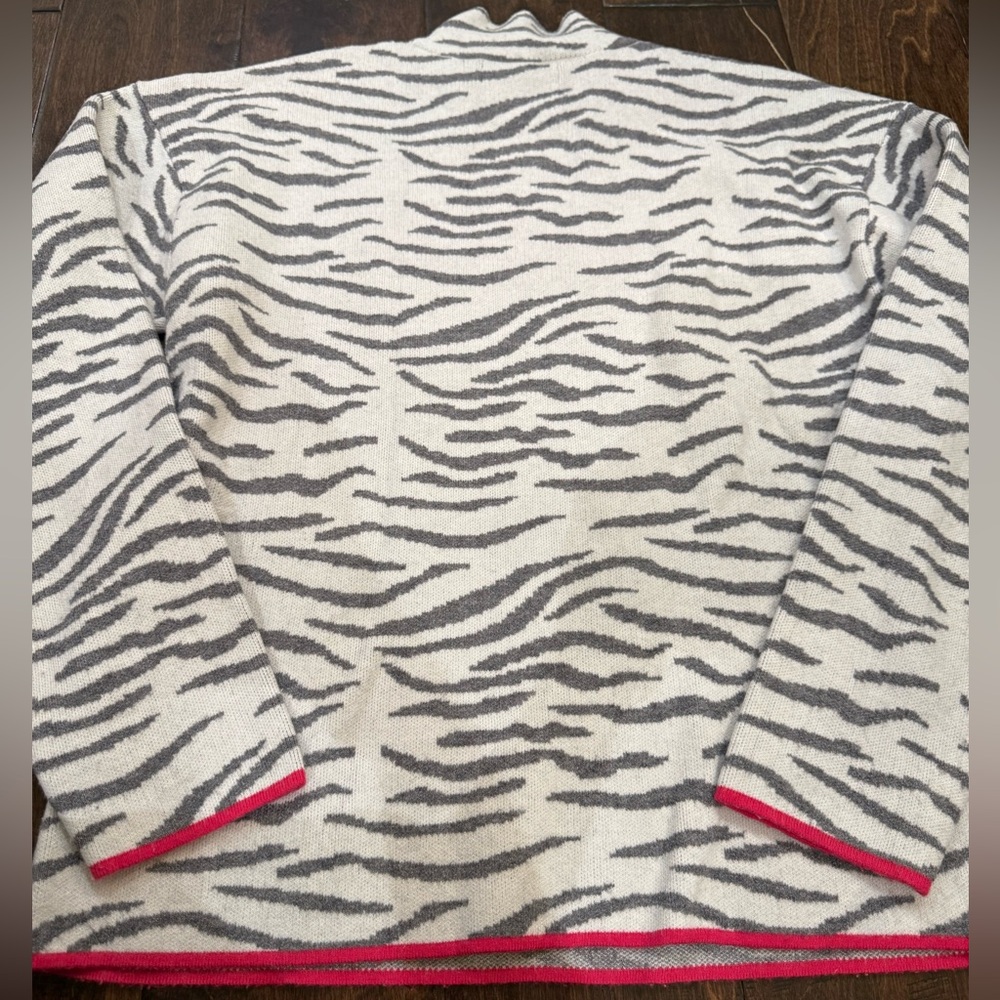 Anthropologie Lizzie Mock Neck Sweater White Zebra Gray Pink size Small - Picture 6 of 10